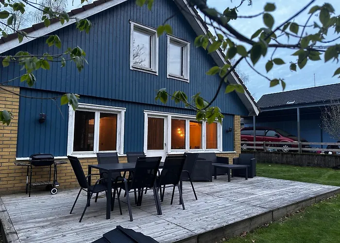 Hus Med 3 Sovrum I Lugn Miljoe Naera Natur & Ullared