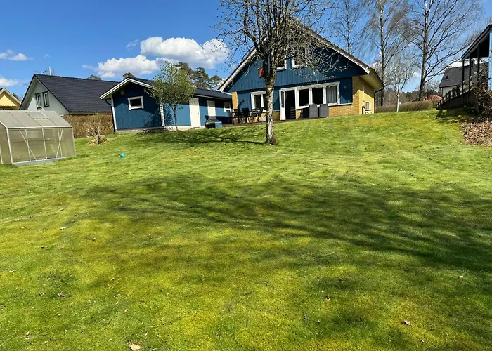 Hus Med 3 Sovrum I Lugn Miljoe Naera Natur & Ullared